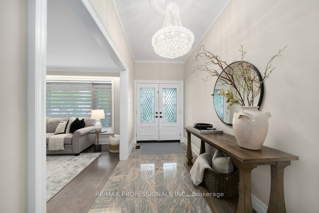 182 Gracefield Avenue