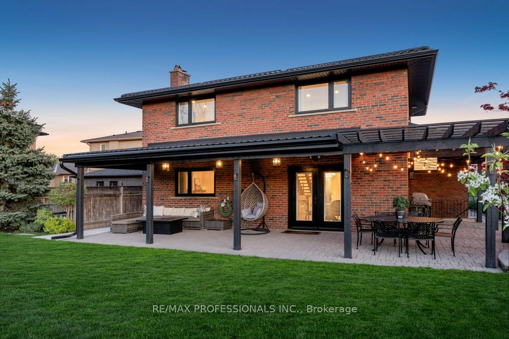 182 Gracefield Avenue