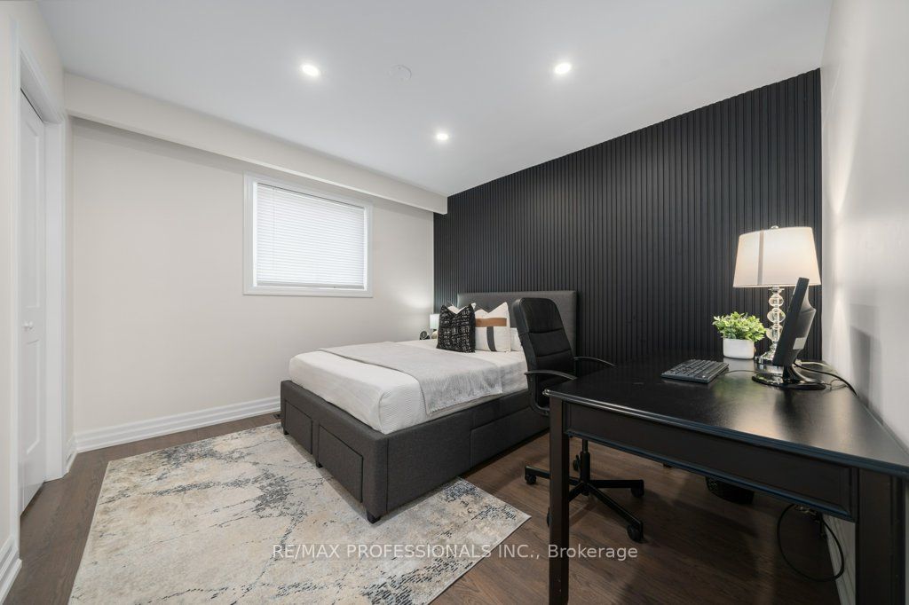 182 Gracefield Avenue
