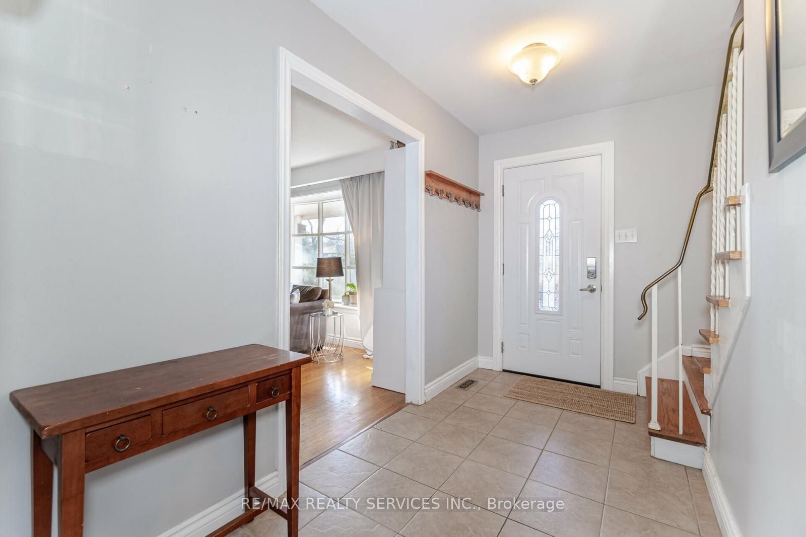 62 Ambleside Drive
