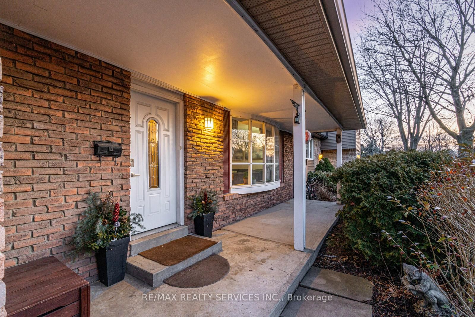 62 Ambleside Drive