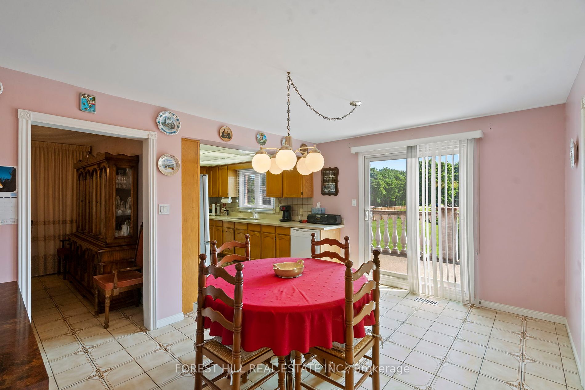28 Walker Rd E