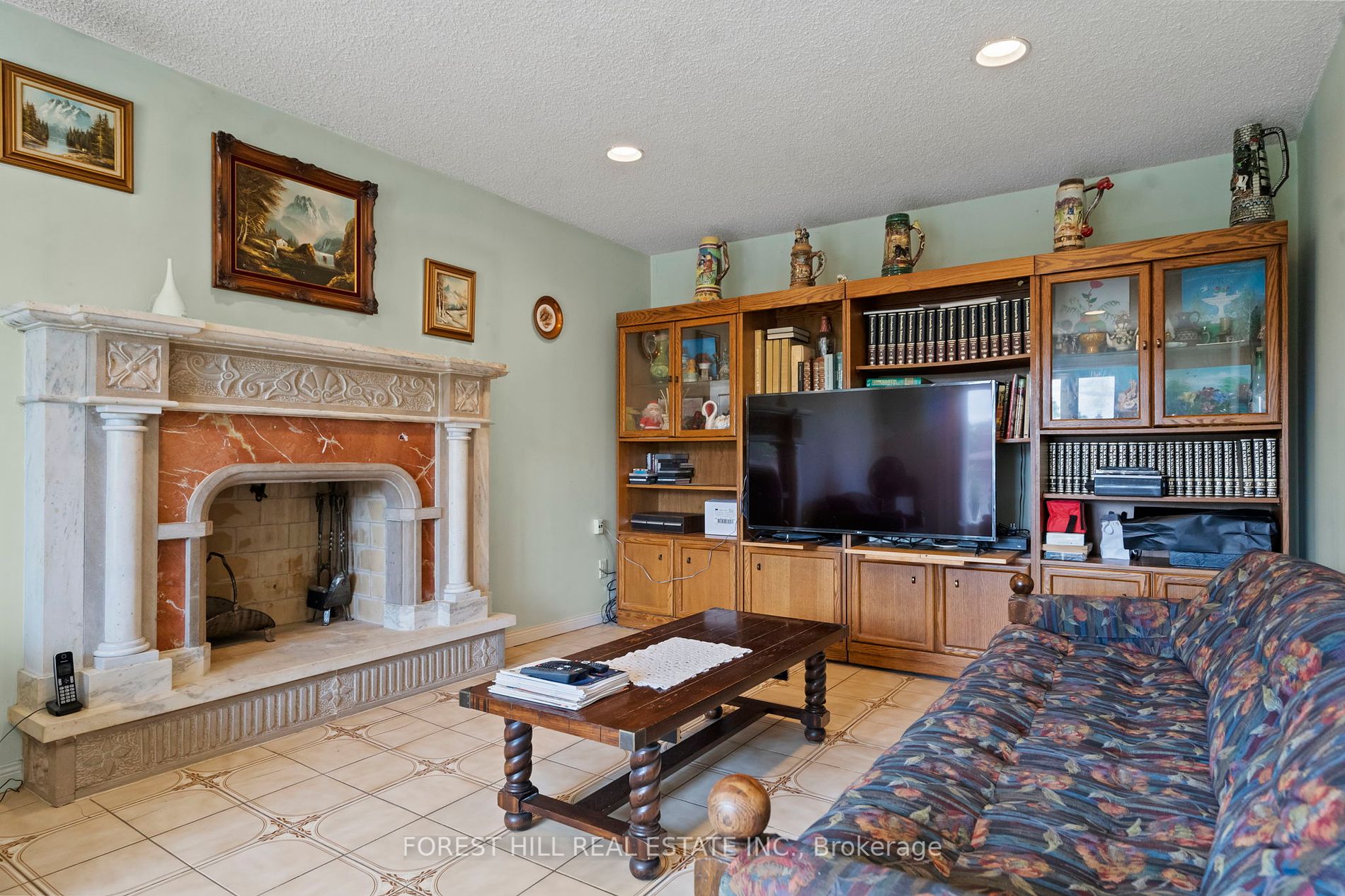 28 Walker Rd E