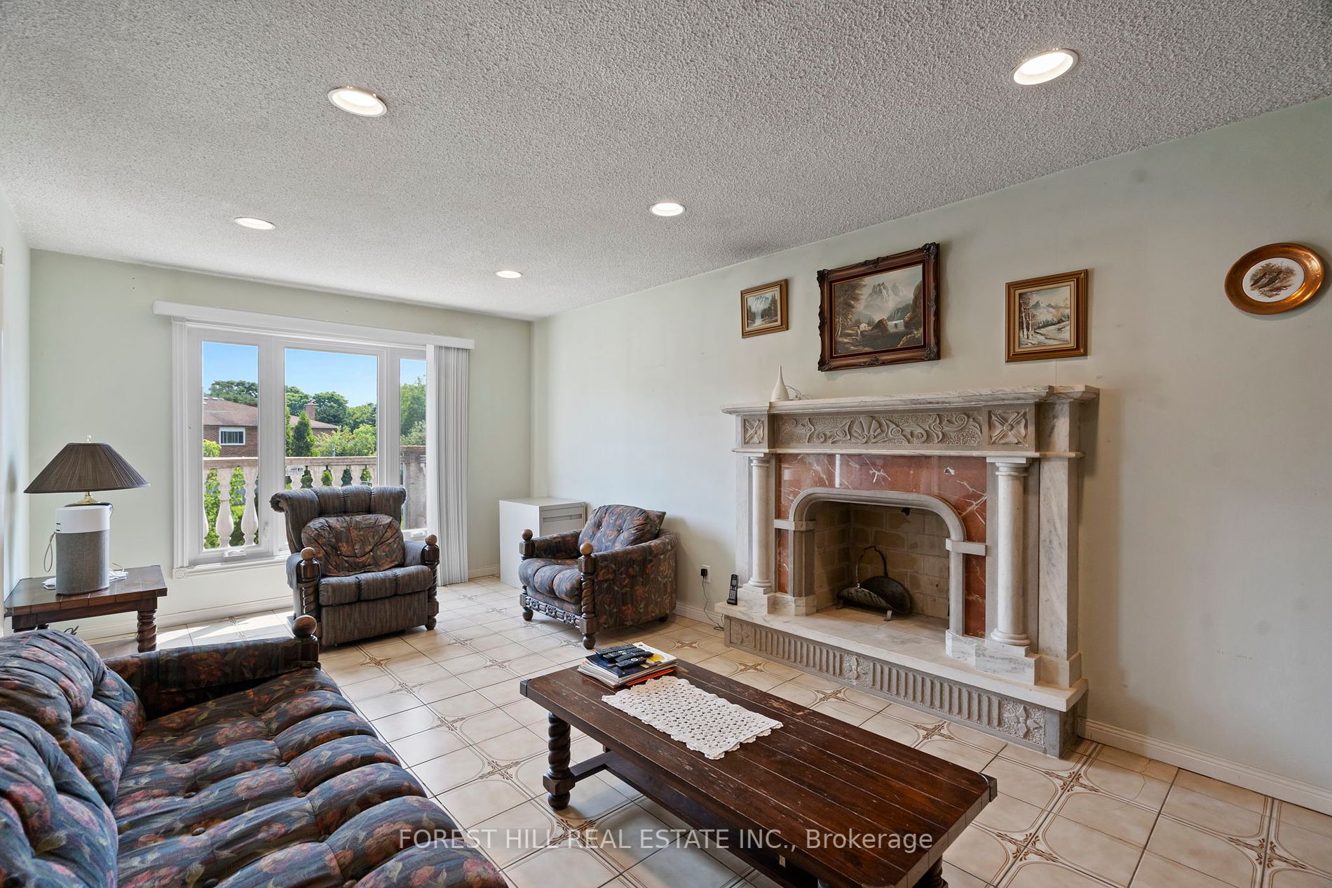 28 Walker Rd E