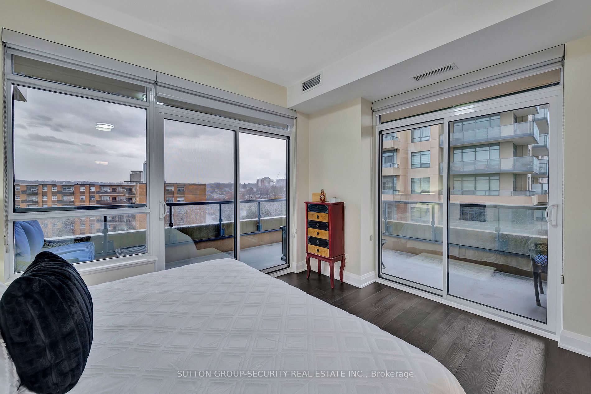 35 Fontenay Court #602