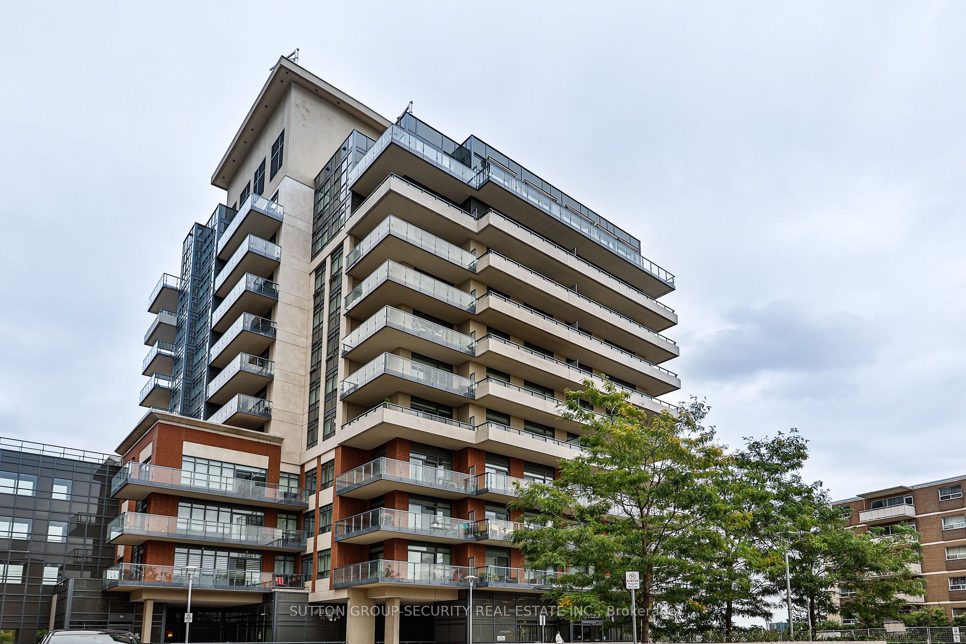 35 Fontenay Court #602