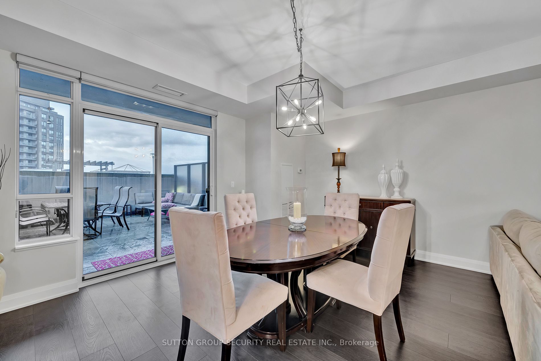 35 Fontenay Court #602