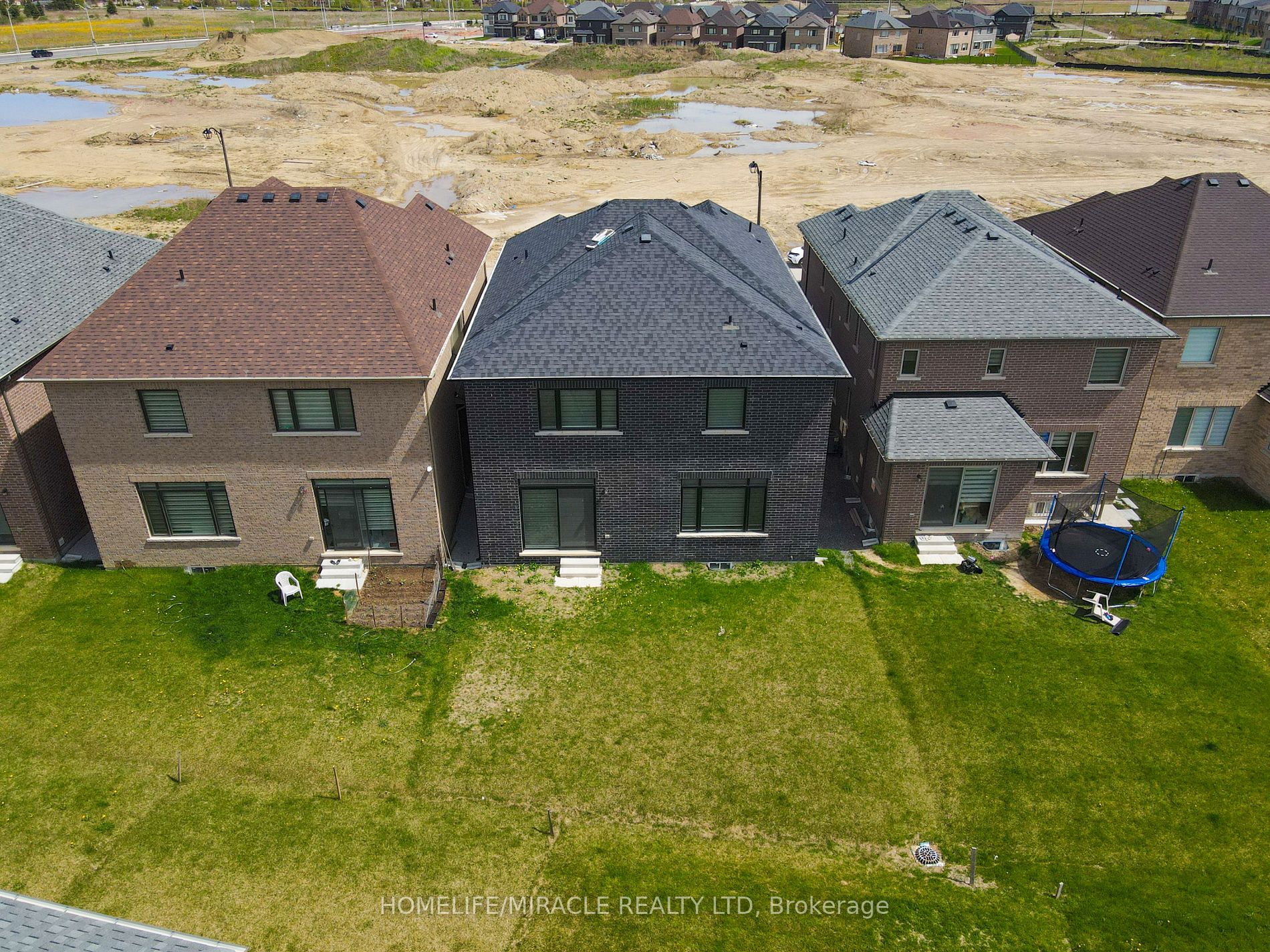 20 Tweedhill Ave