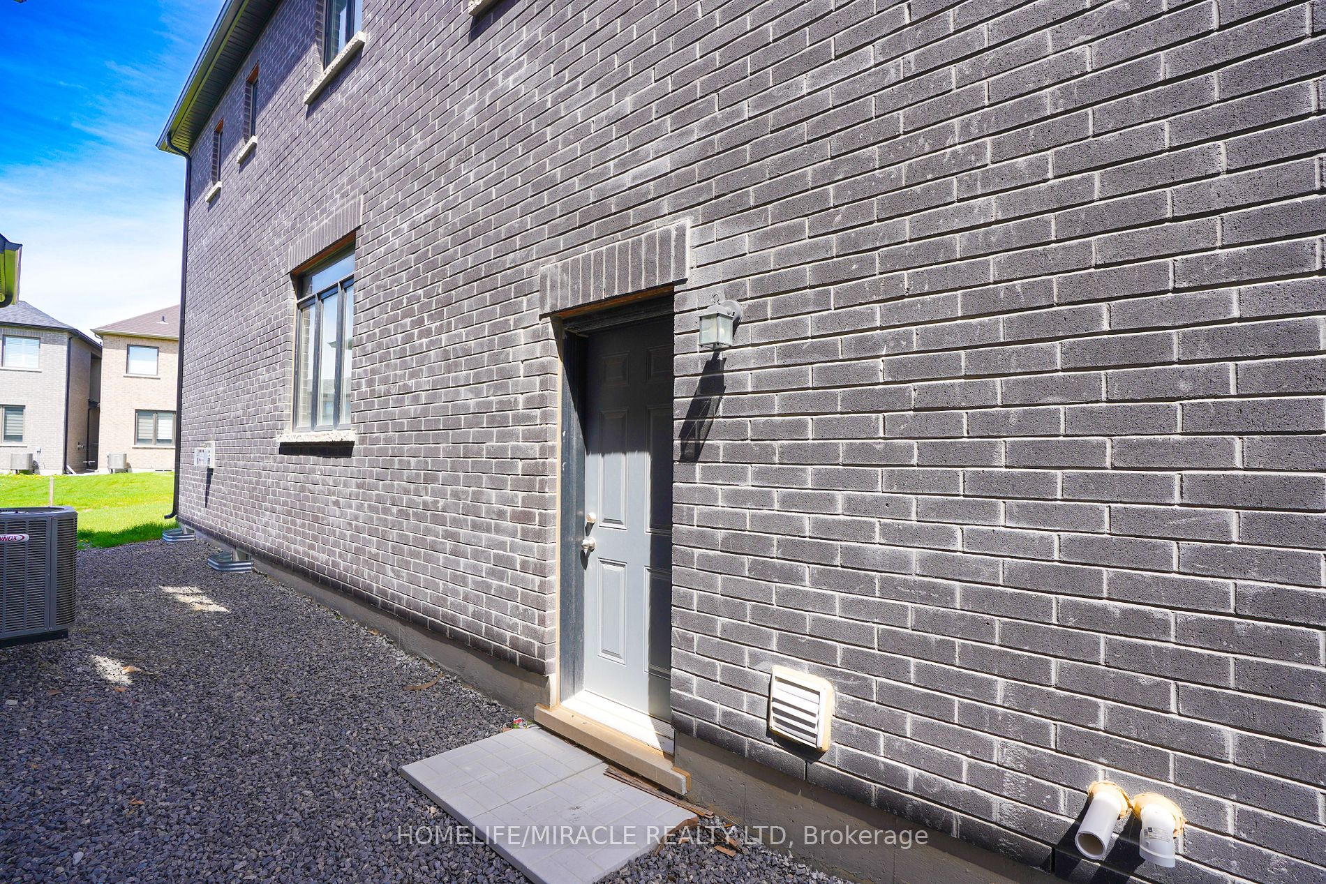 20 Tweedhill Ave