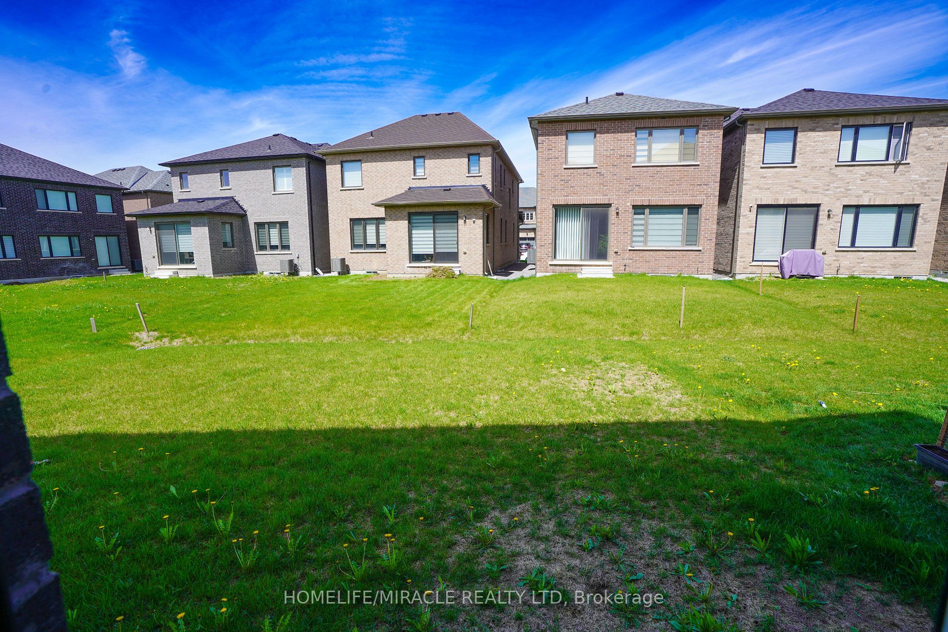 20 Tweedhill Ave