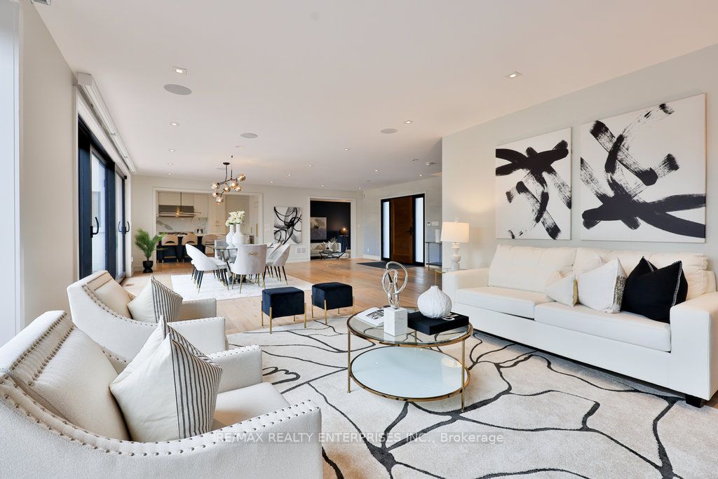 1266 Minaki Road