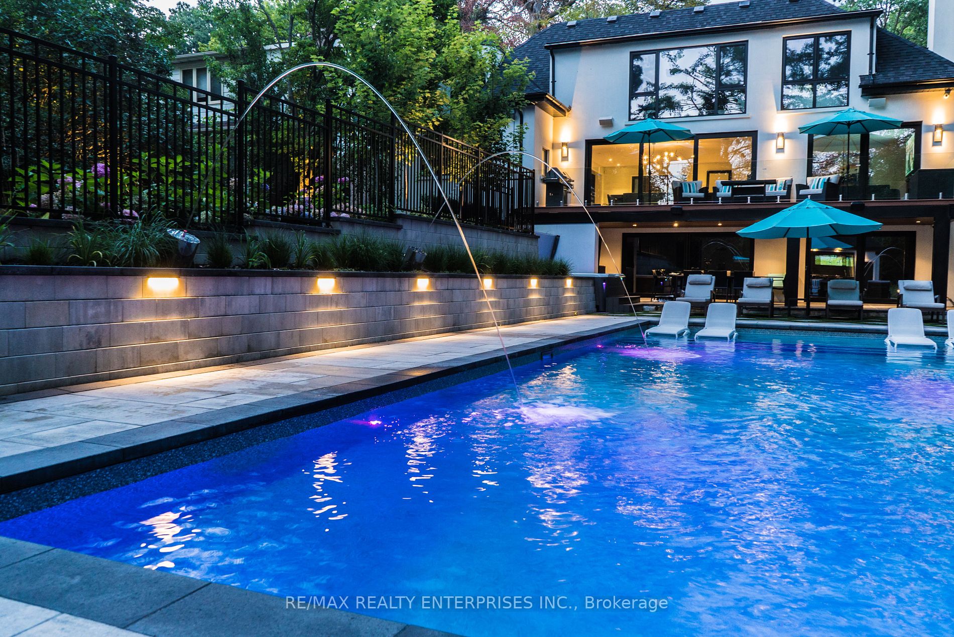 1266 Minaki Road
