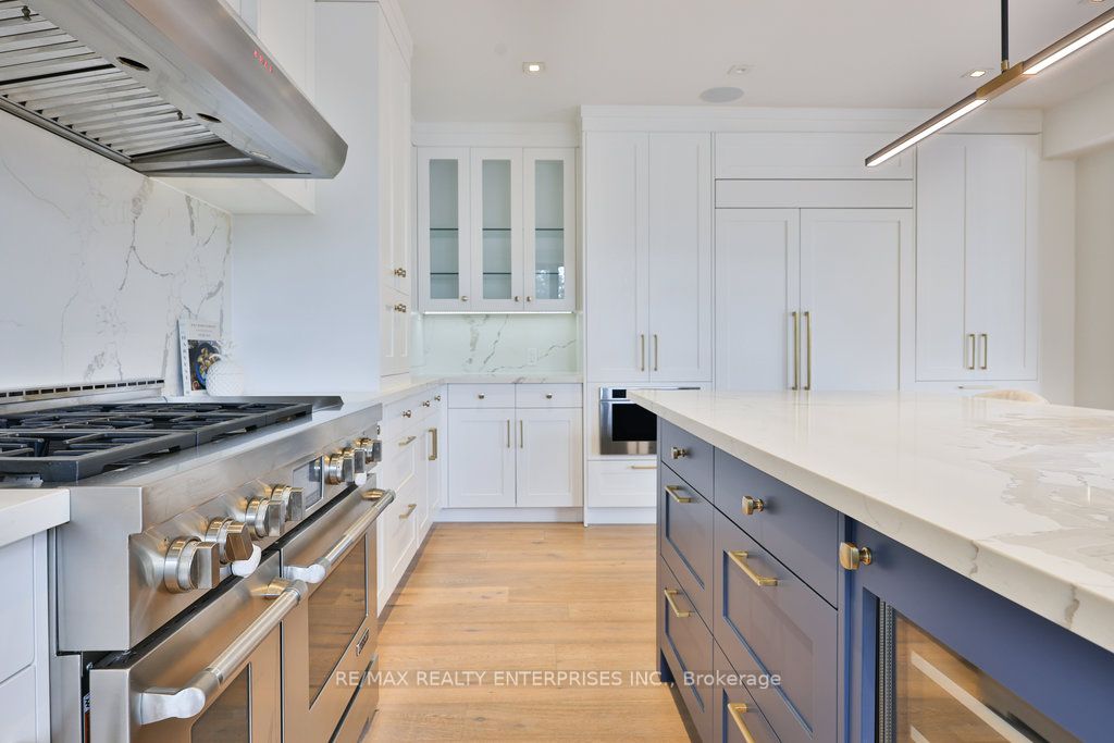 1266 Minaki Road