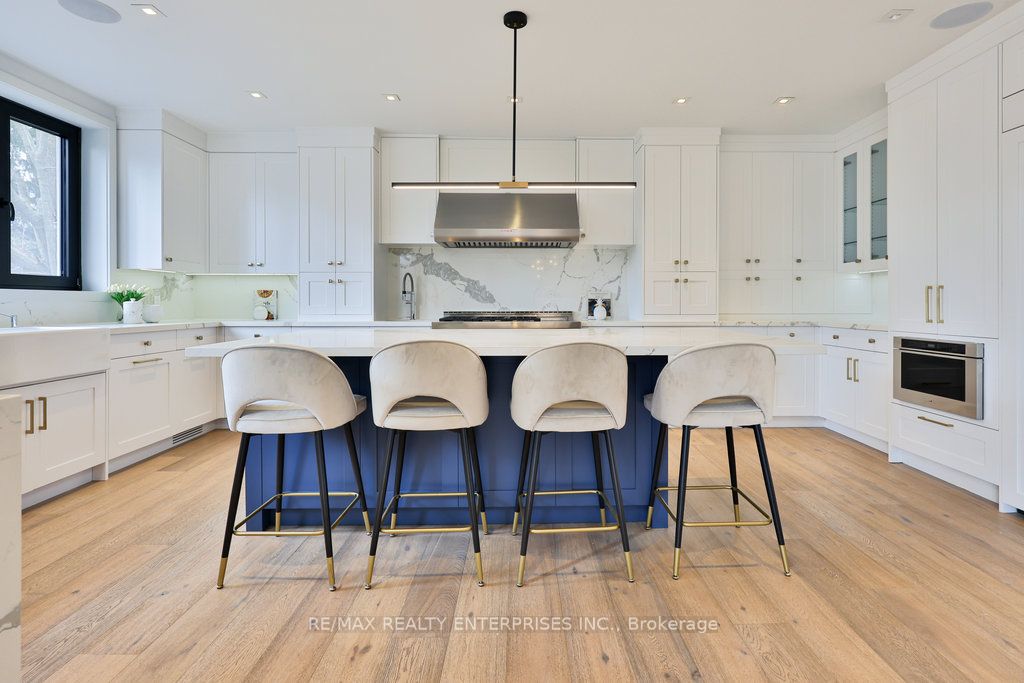 1266 Minaki Road
