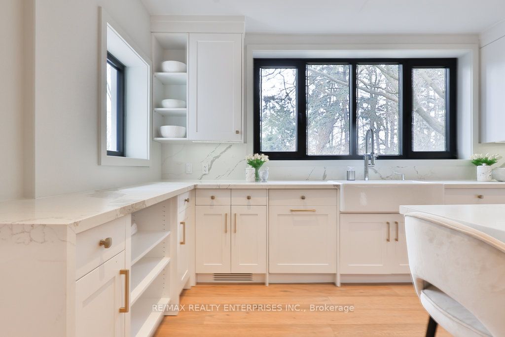 1266 Minaki Road