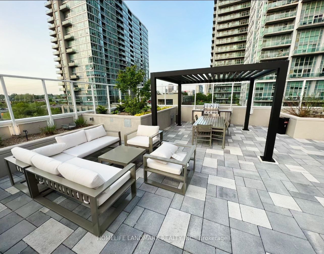251 Manitoba Street #125