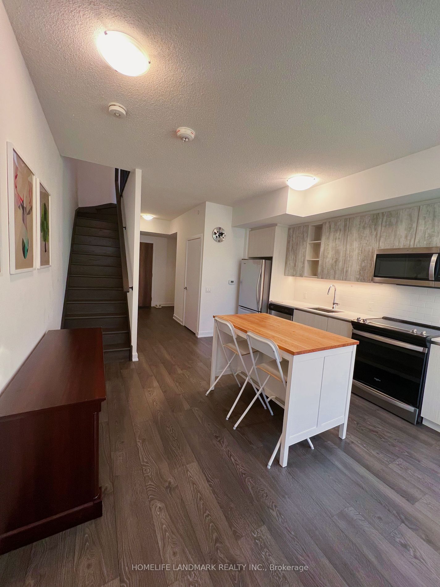 251 Manitoba Street #125
