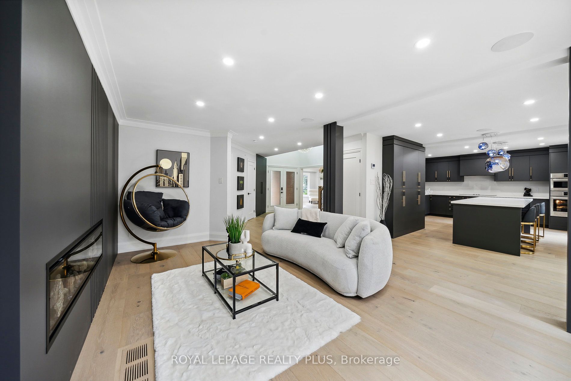 4344 Dallas Court