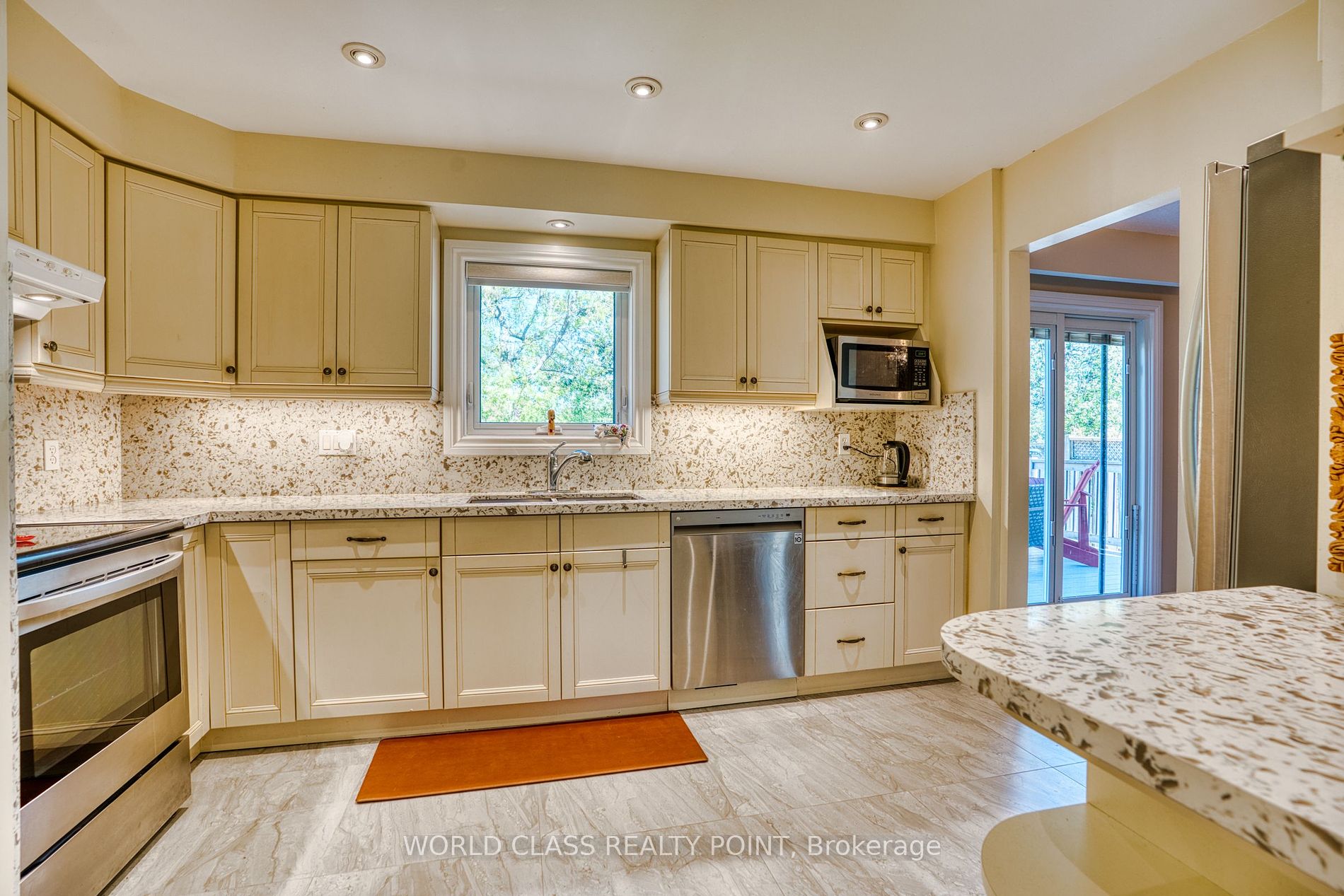 22 Madelaine Crescent