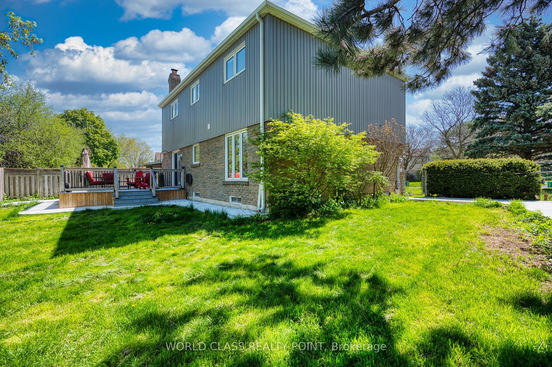 22 Madelaine Crescent