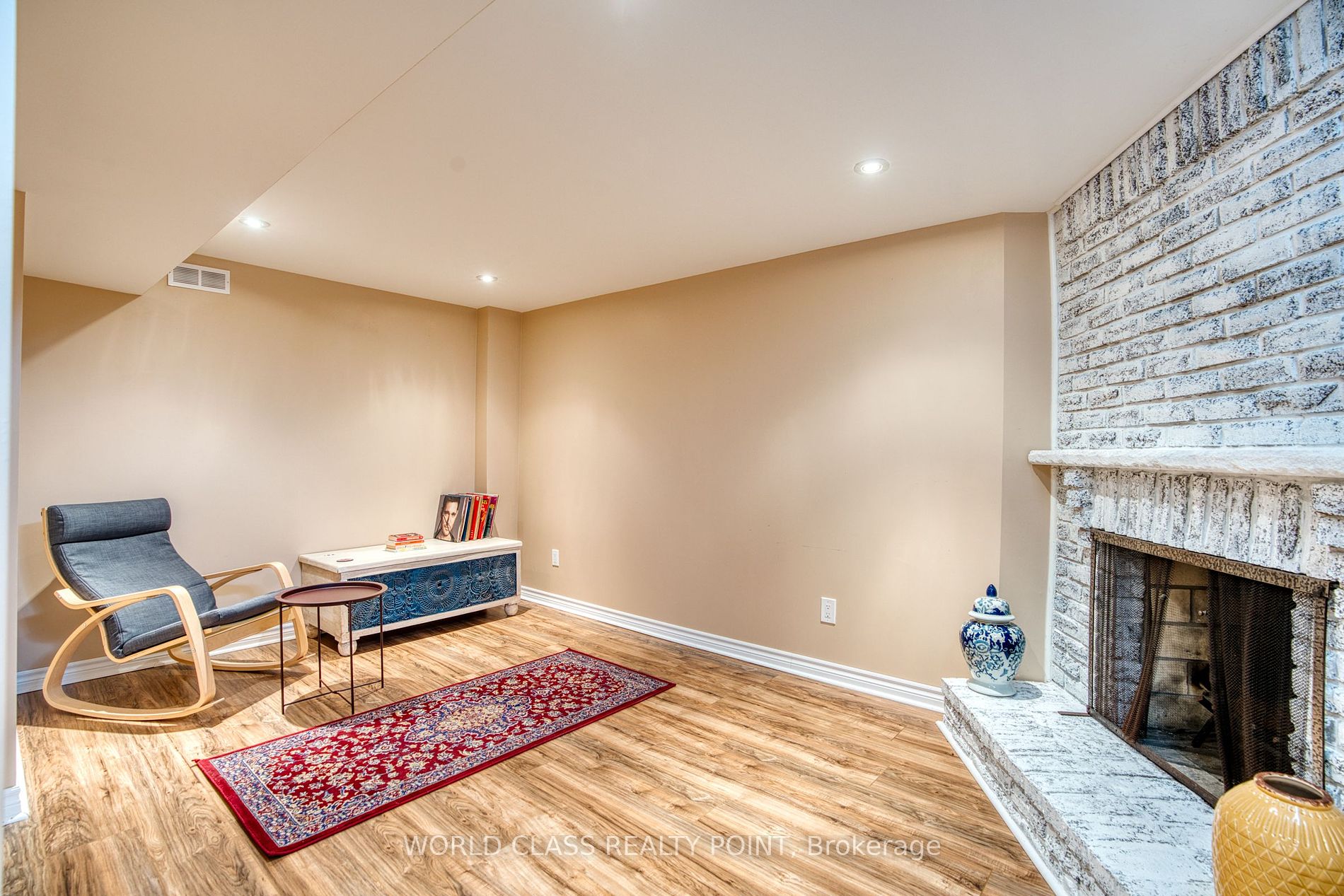 22 Madelaine Crescent
