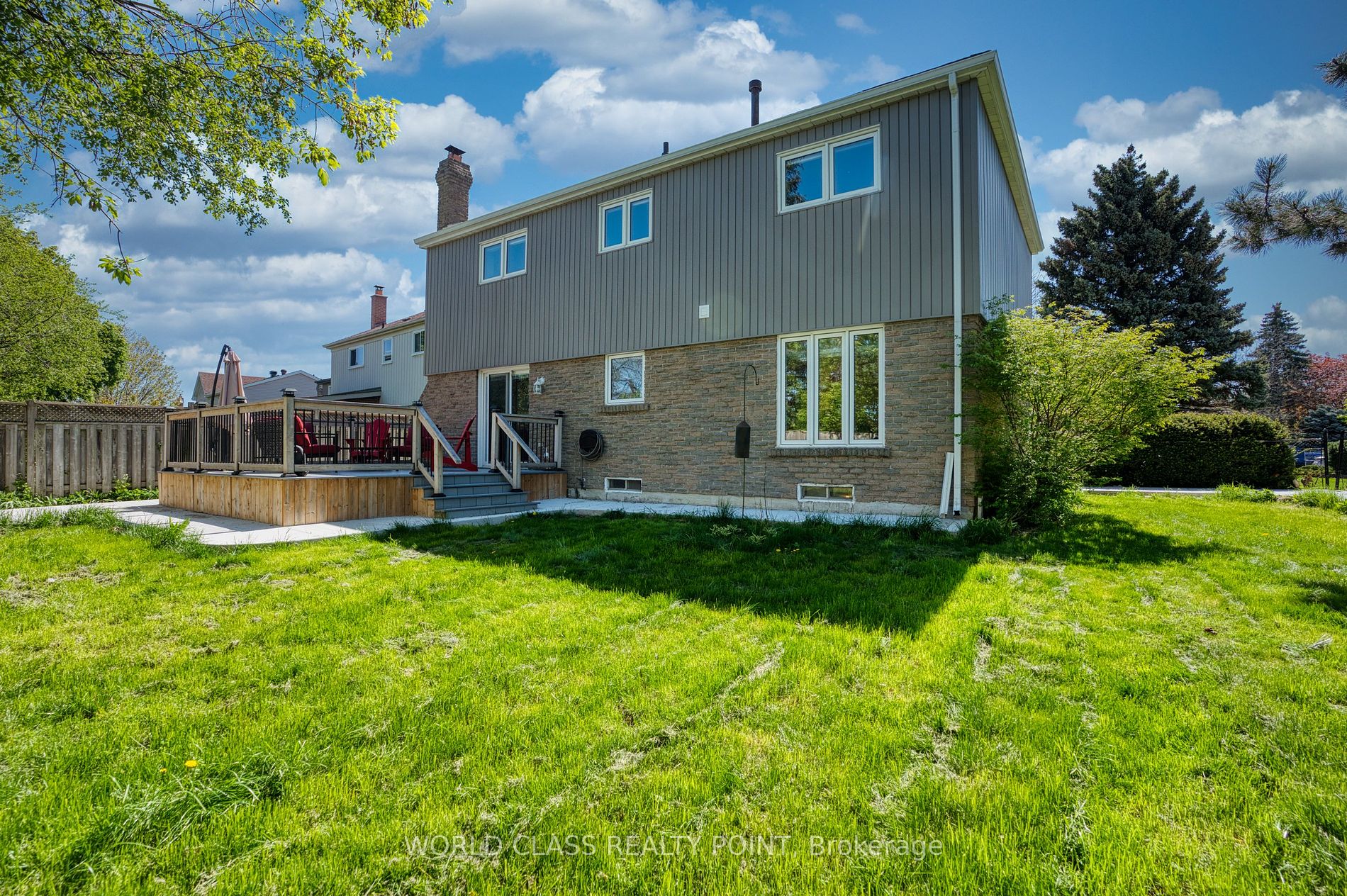 22 Madelaine Crescent