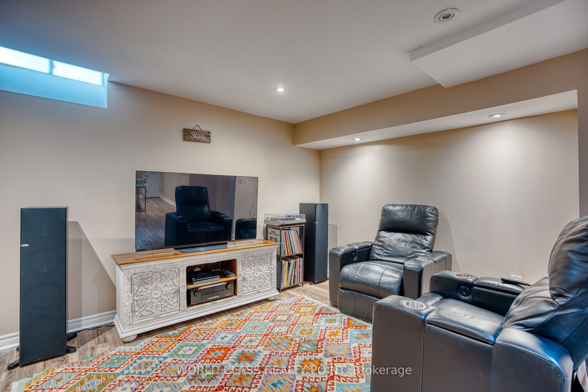 22 Madelaine Crescent