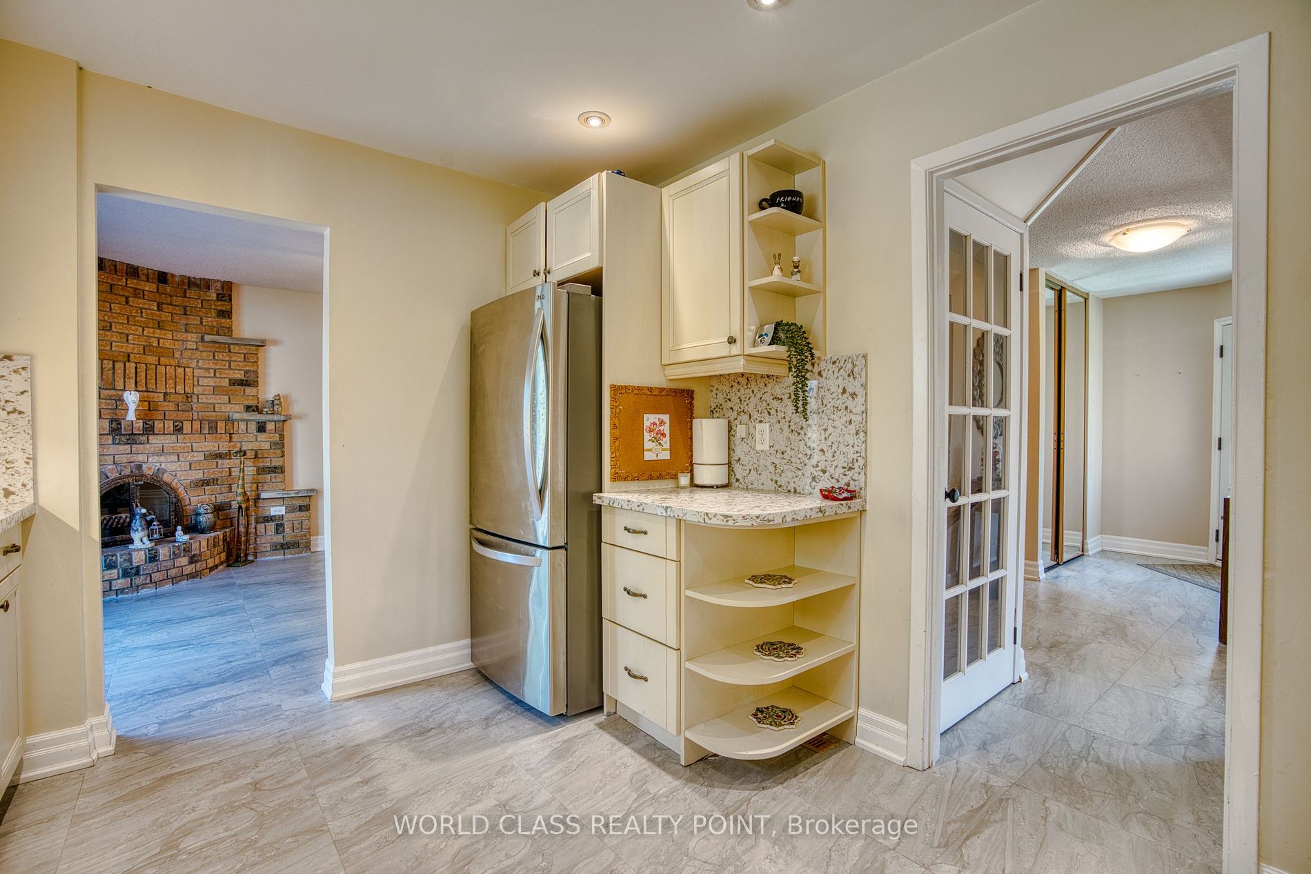 22 Madelaine Crescent