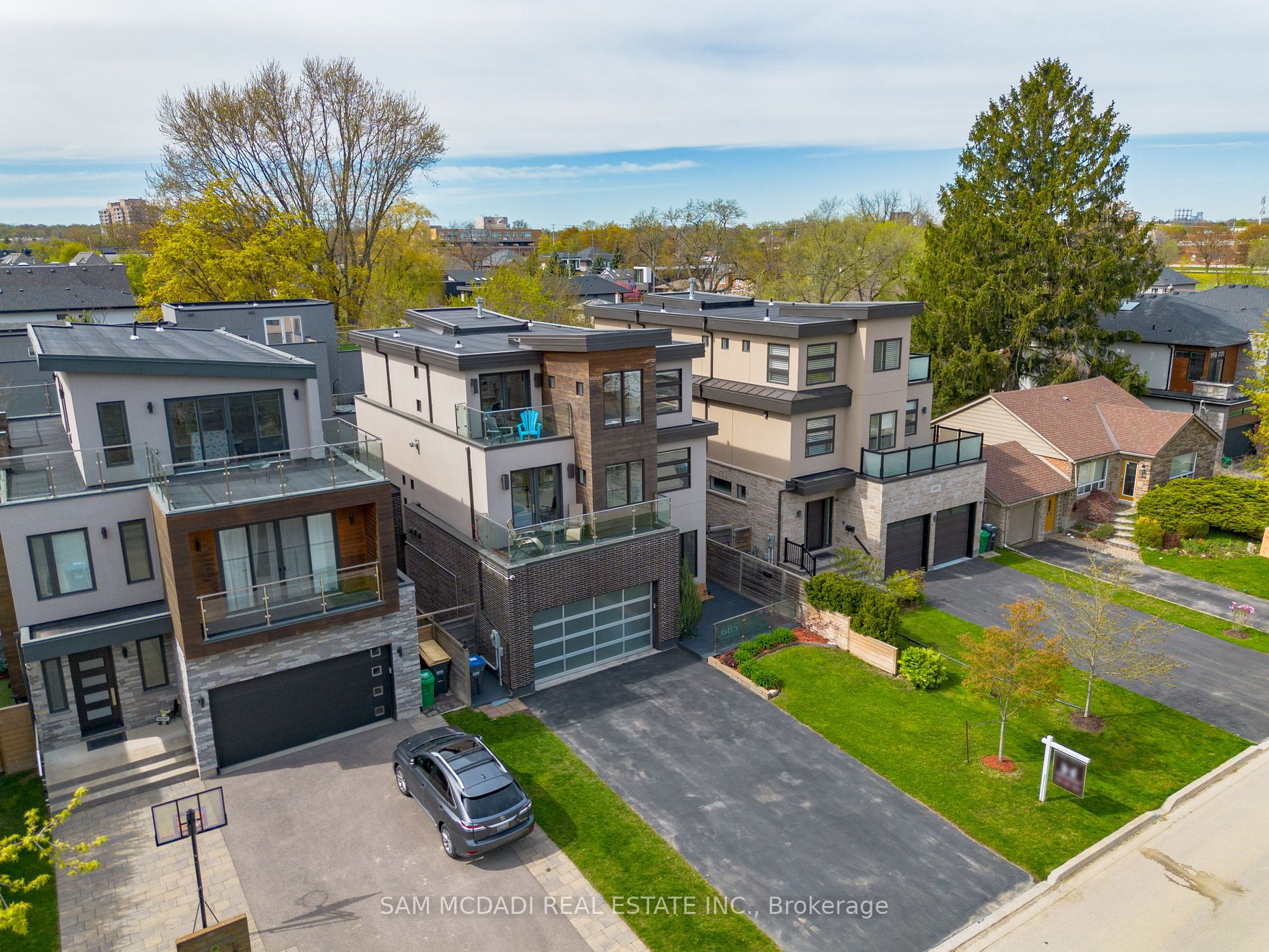 685 Montbeck Crescent