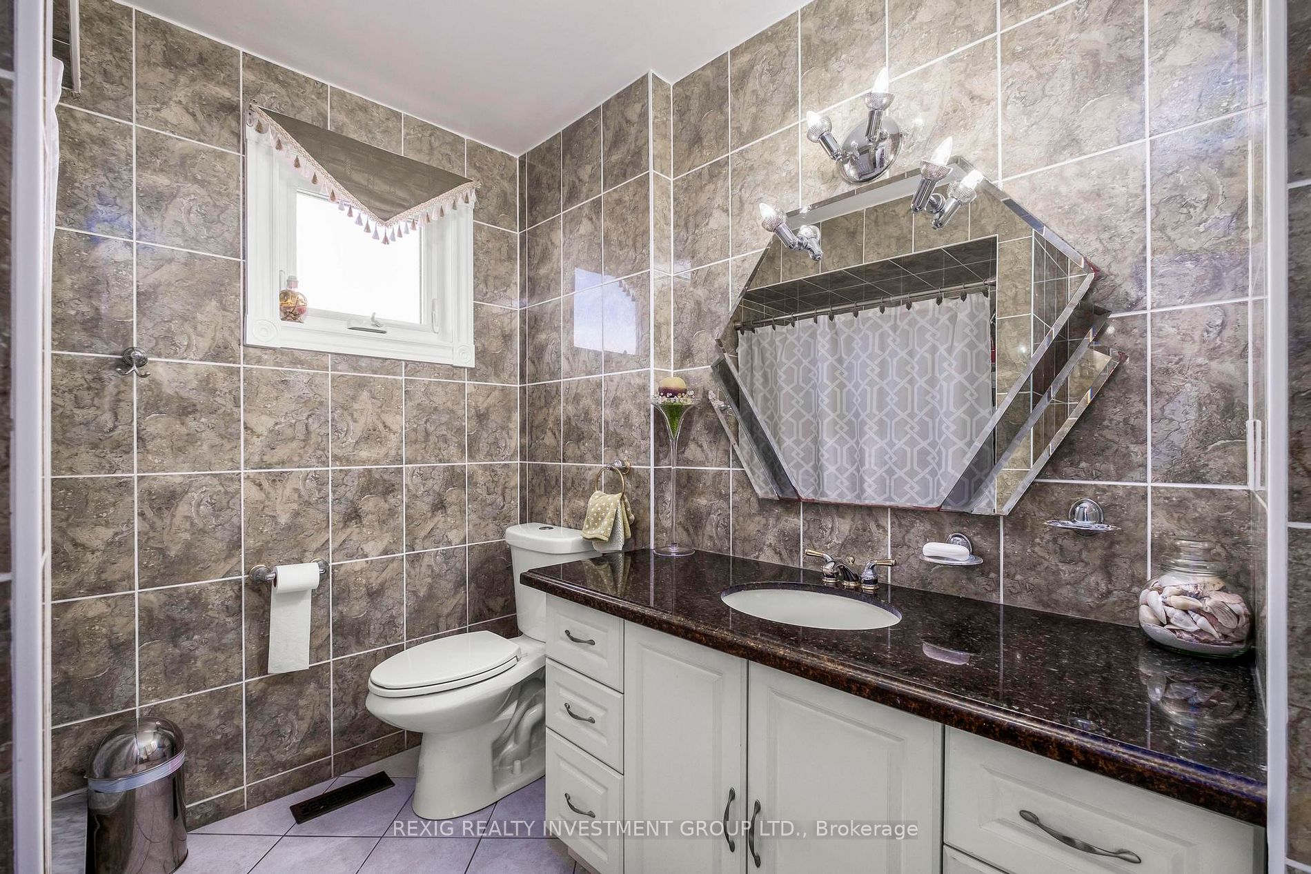 1485 Kenilworth Cres