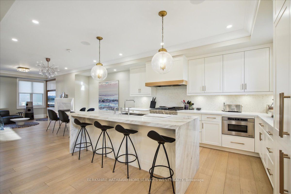336 Robinson Street, #2