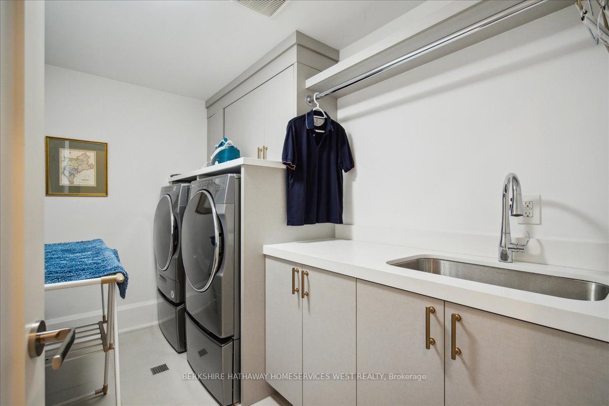 336 Robinson Street, #2