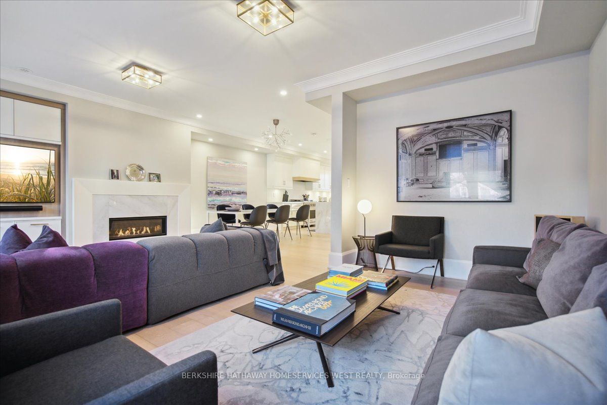 336 Robinson Street, #2