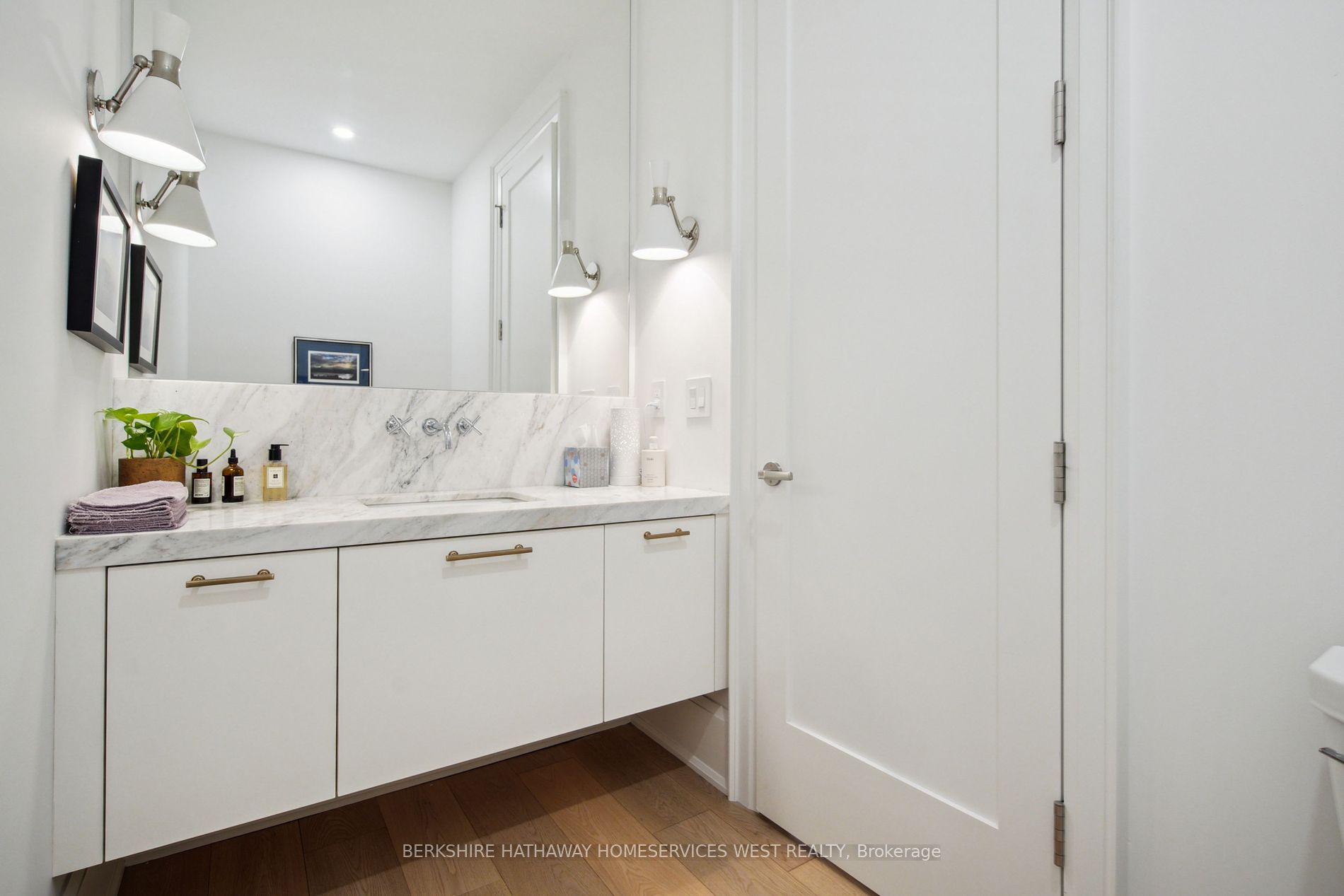 336 Robinson Street, #2
