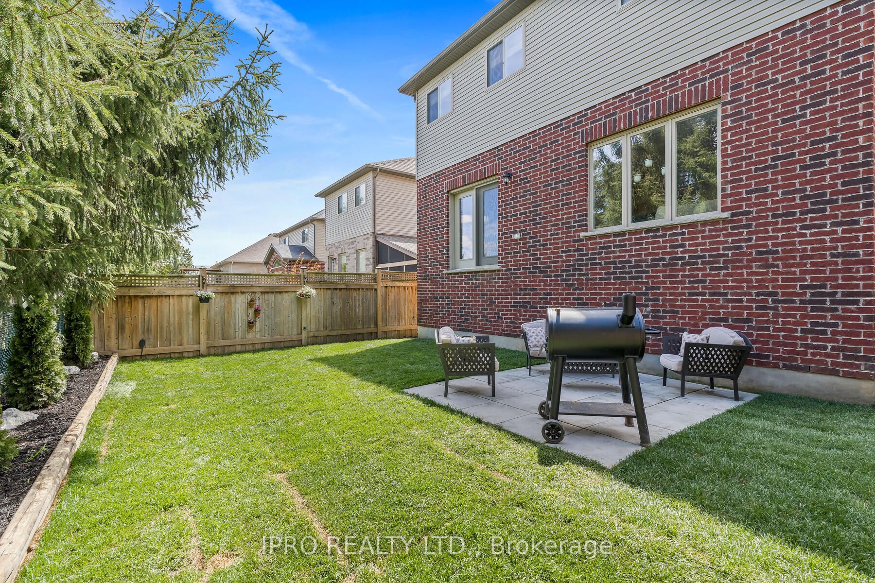 81 Wardlaw Avenue