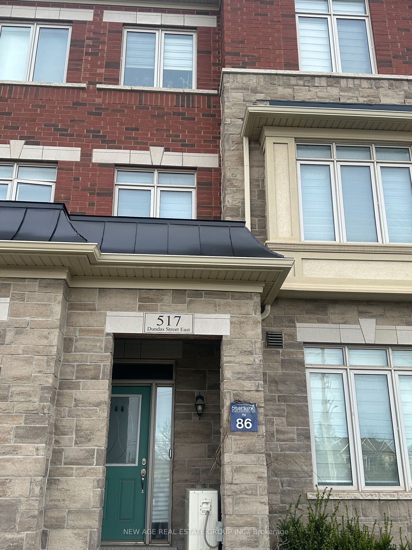 517 Dundas Street E