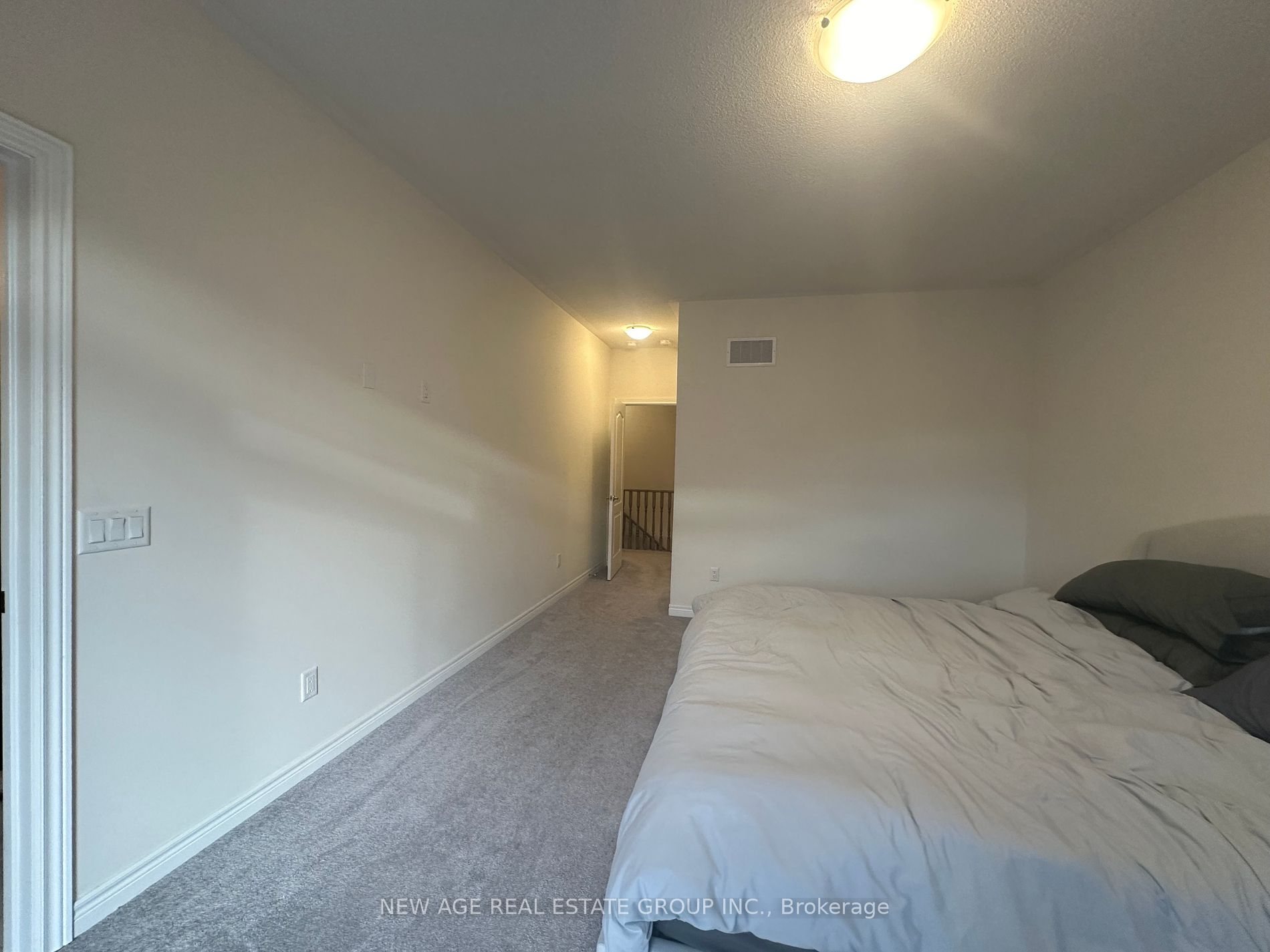 517 Dundas Street E