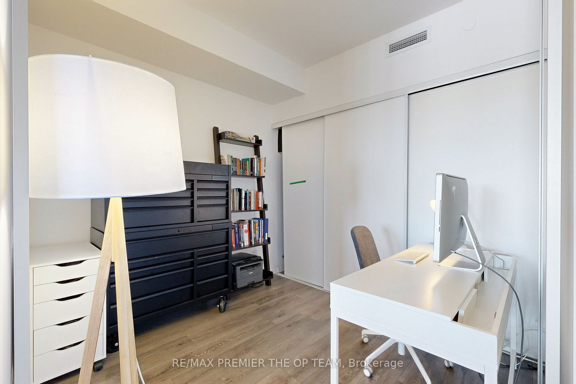 4208 Dundas Street W #414