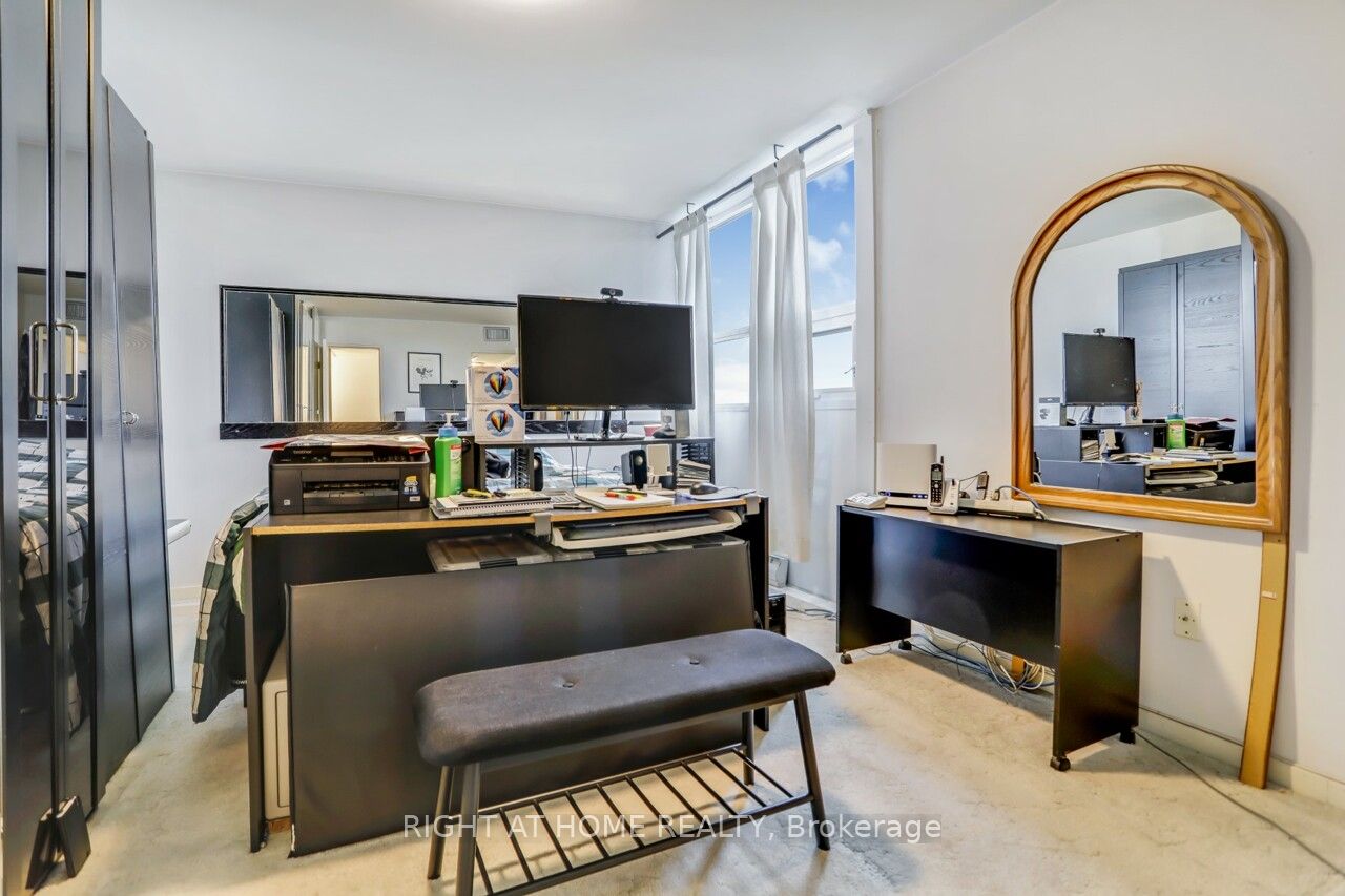 2323 Confederation Parkway #807