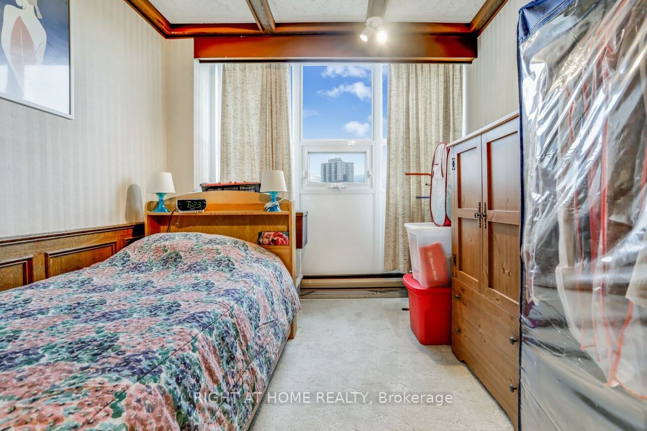 2323 Confederation Parkway #807