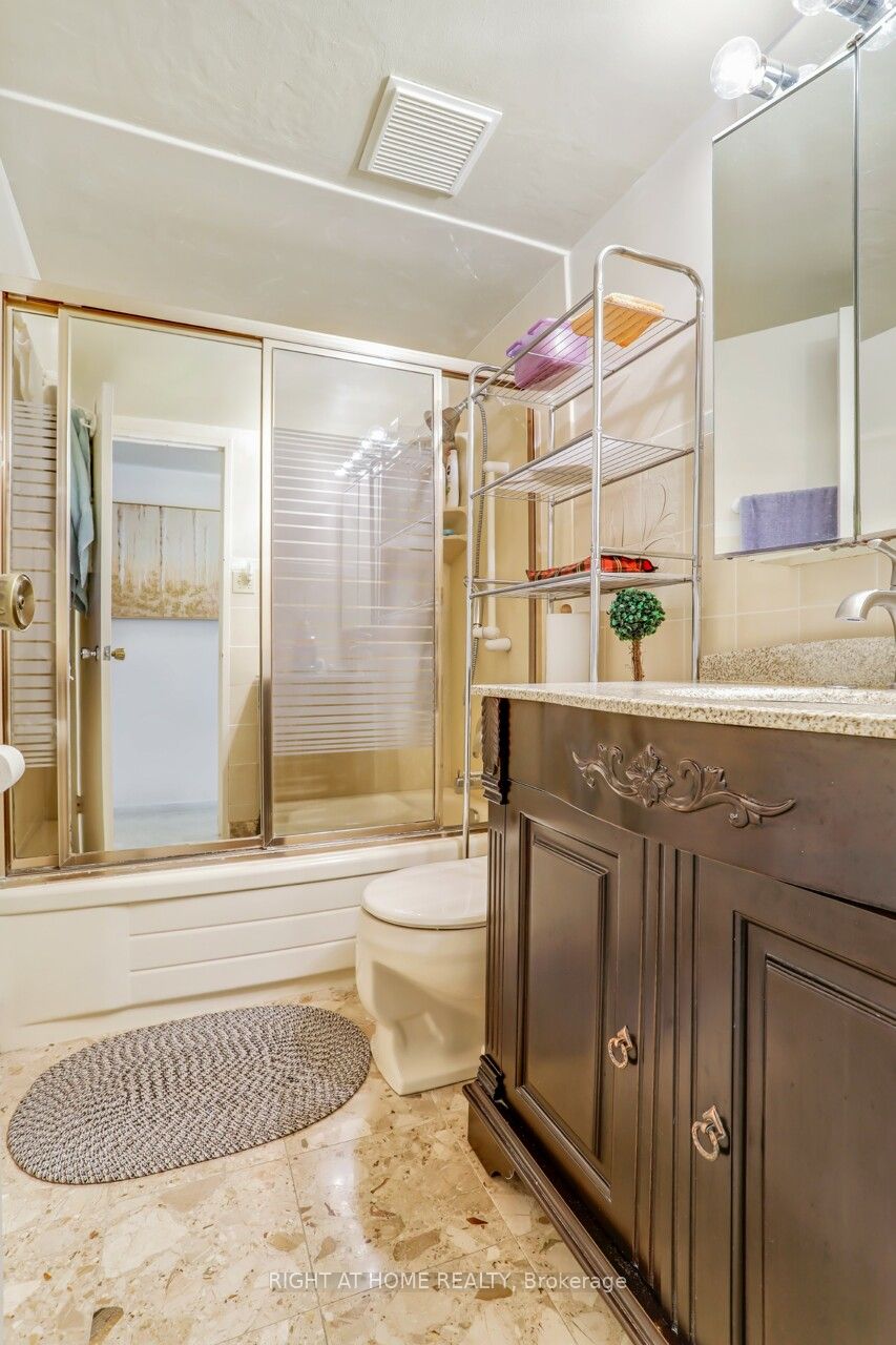 2323 Confederation Parkway #807