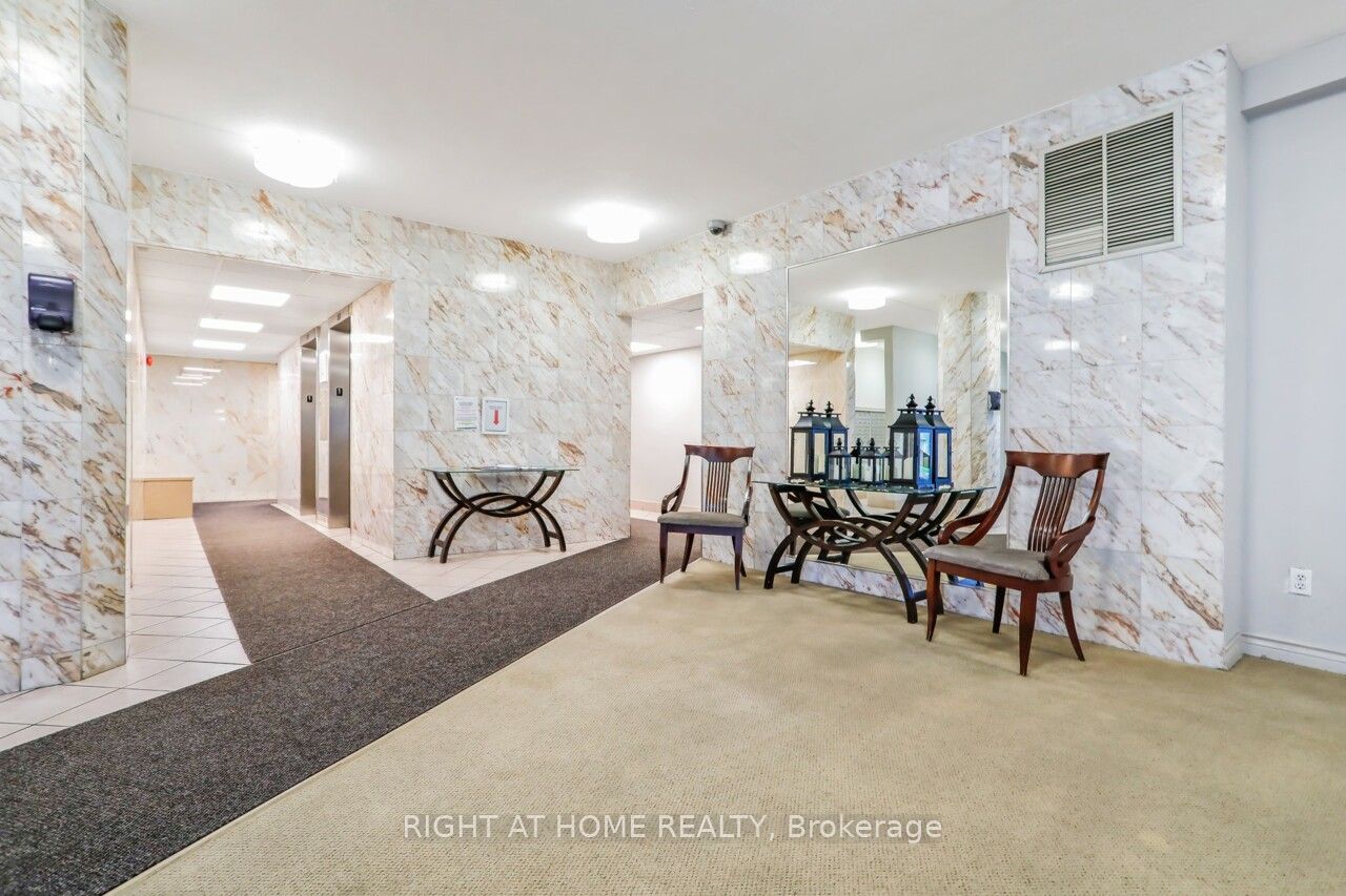 2323 Confederation Parkway #807