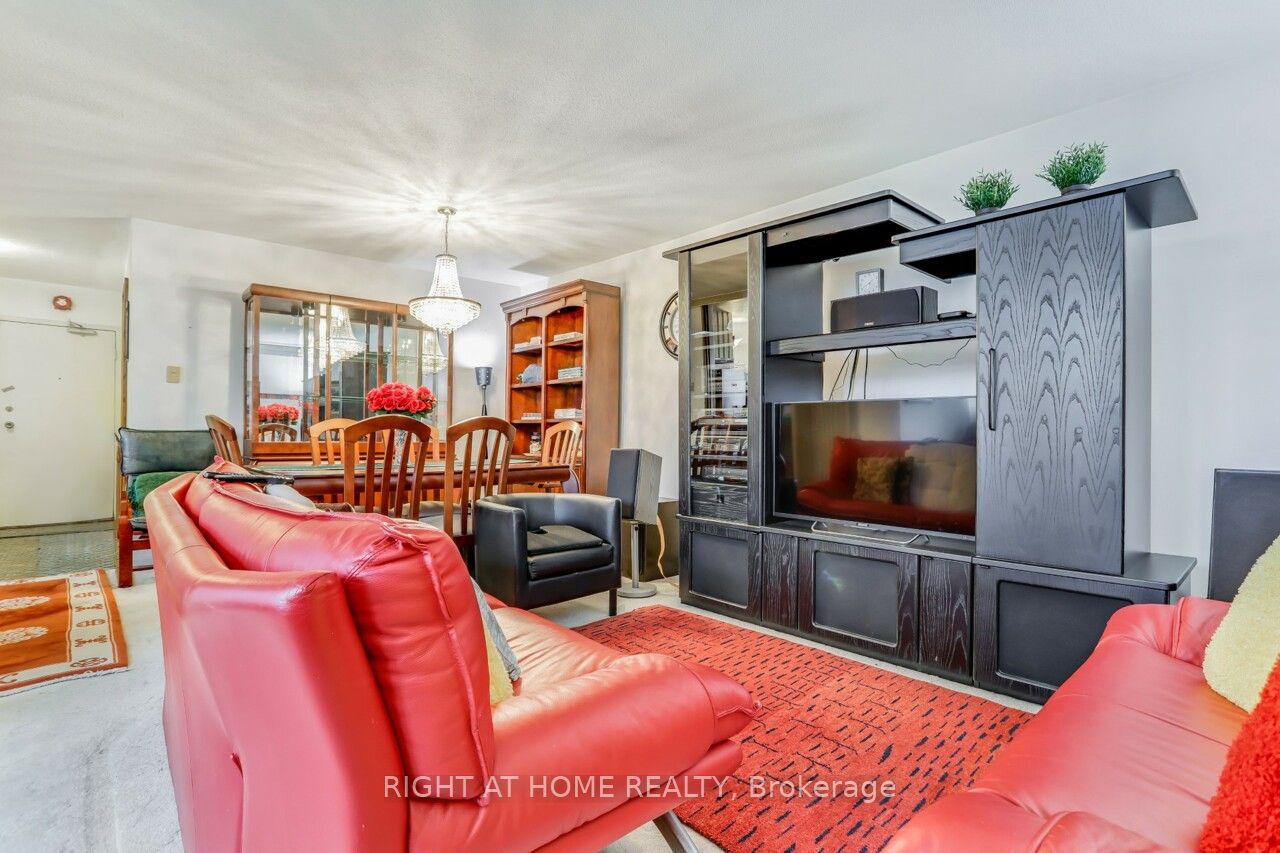 2323 Confederation Parkway #807