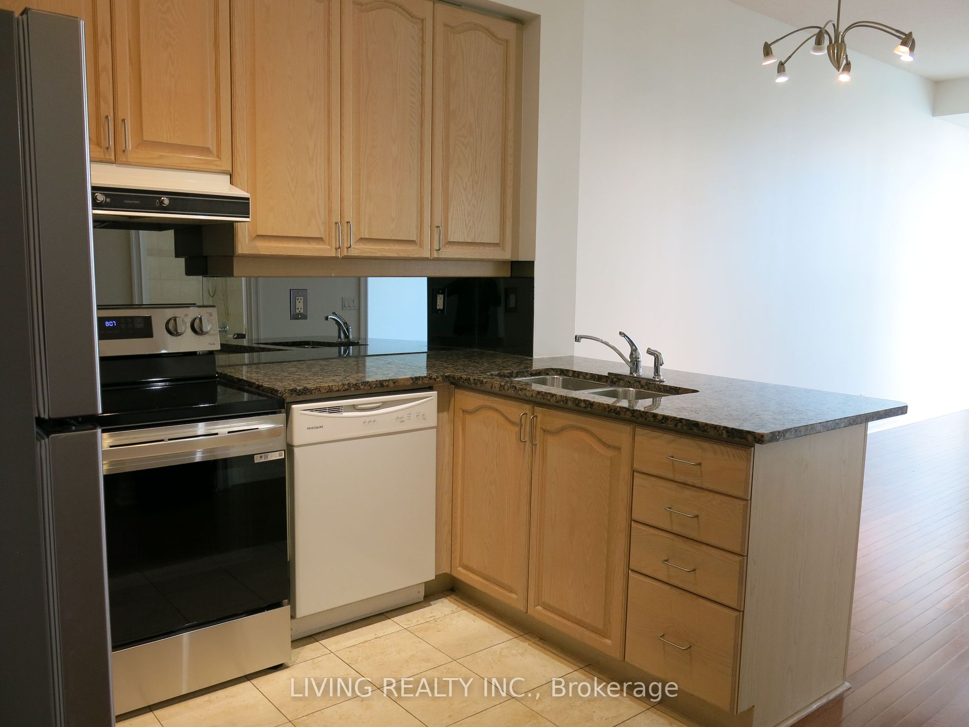33 Elm Drive W #2806