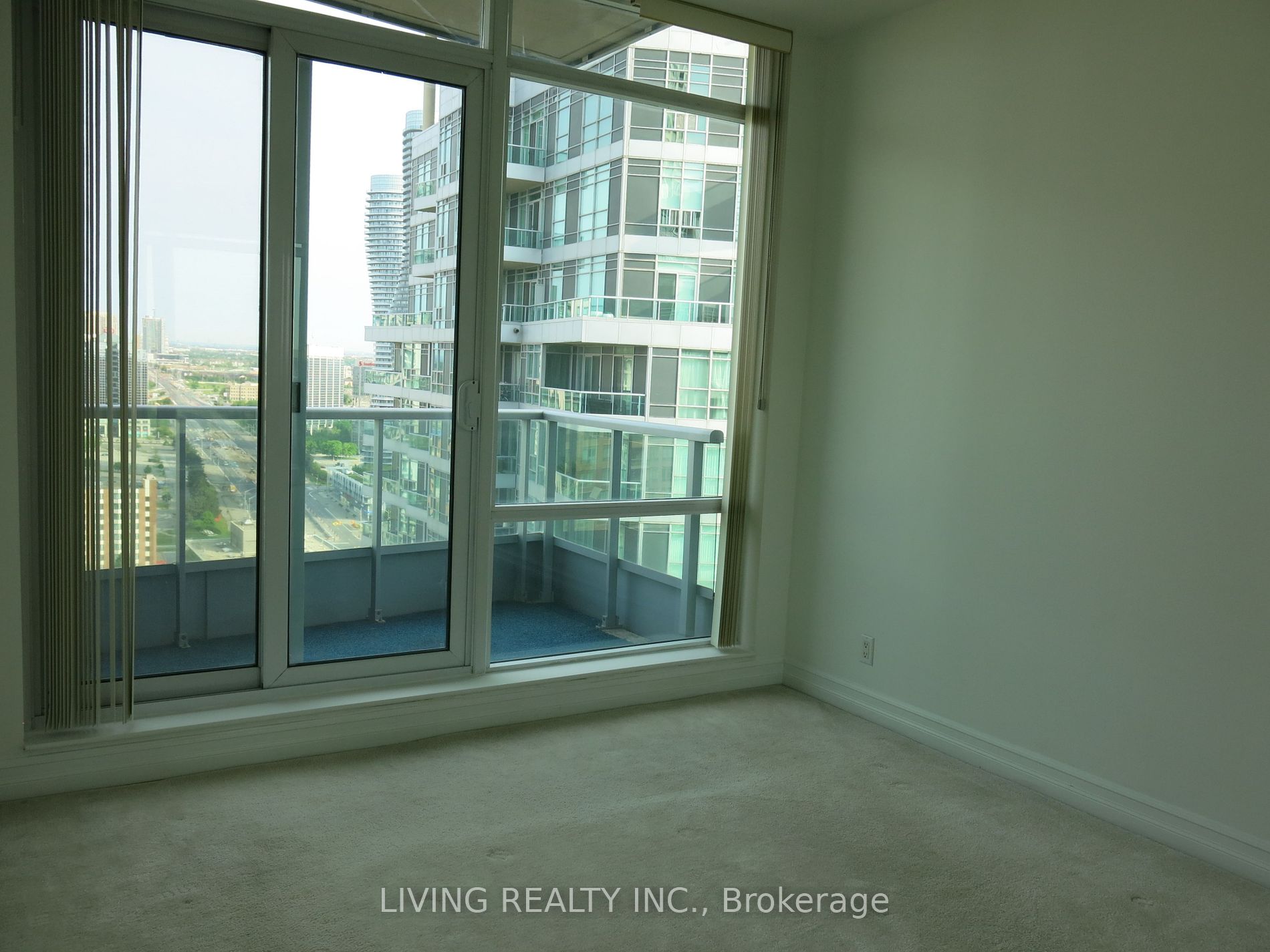 33 Elm Drive W #2806