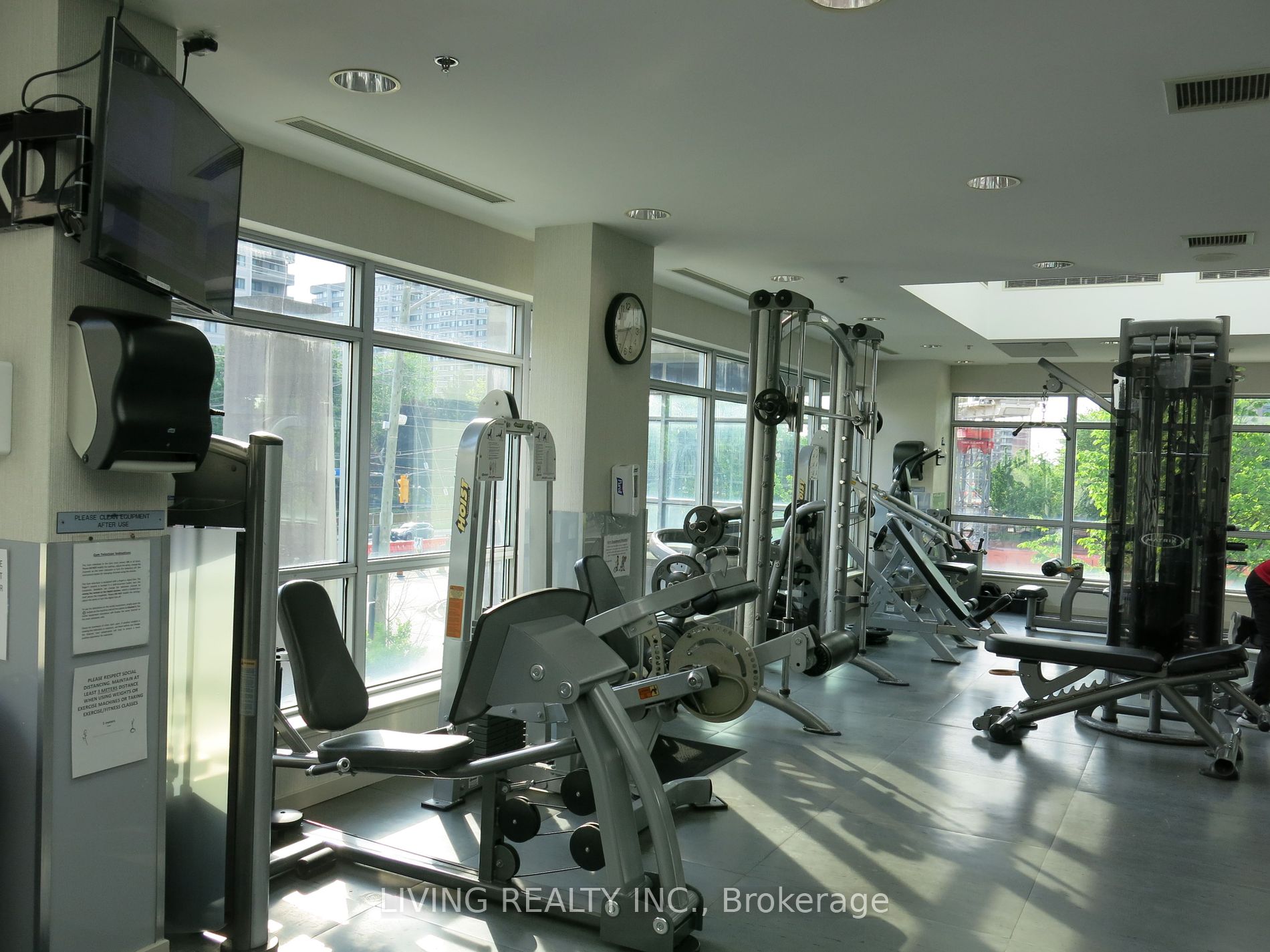 33 Elm Drive W #2806