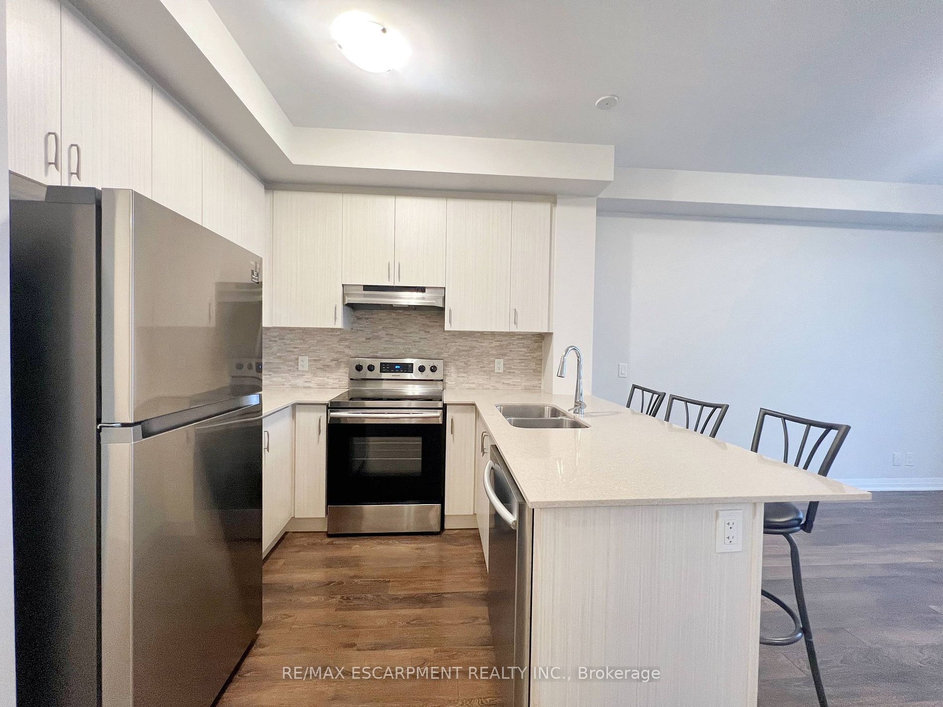 1105 Leger Way E, #527
