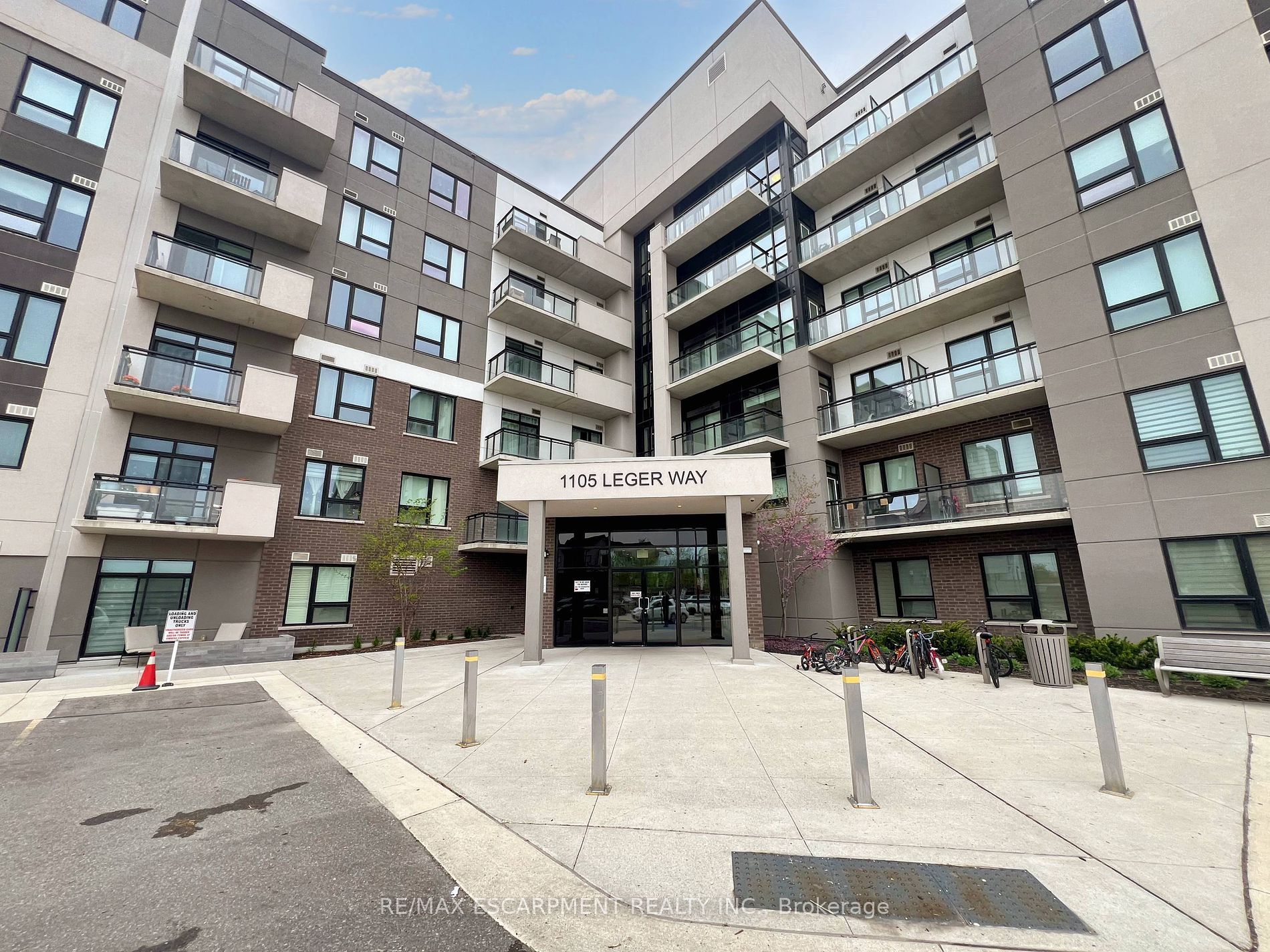 1105 Leger Way E, #527