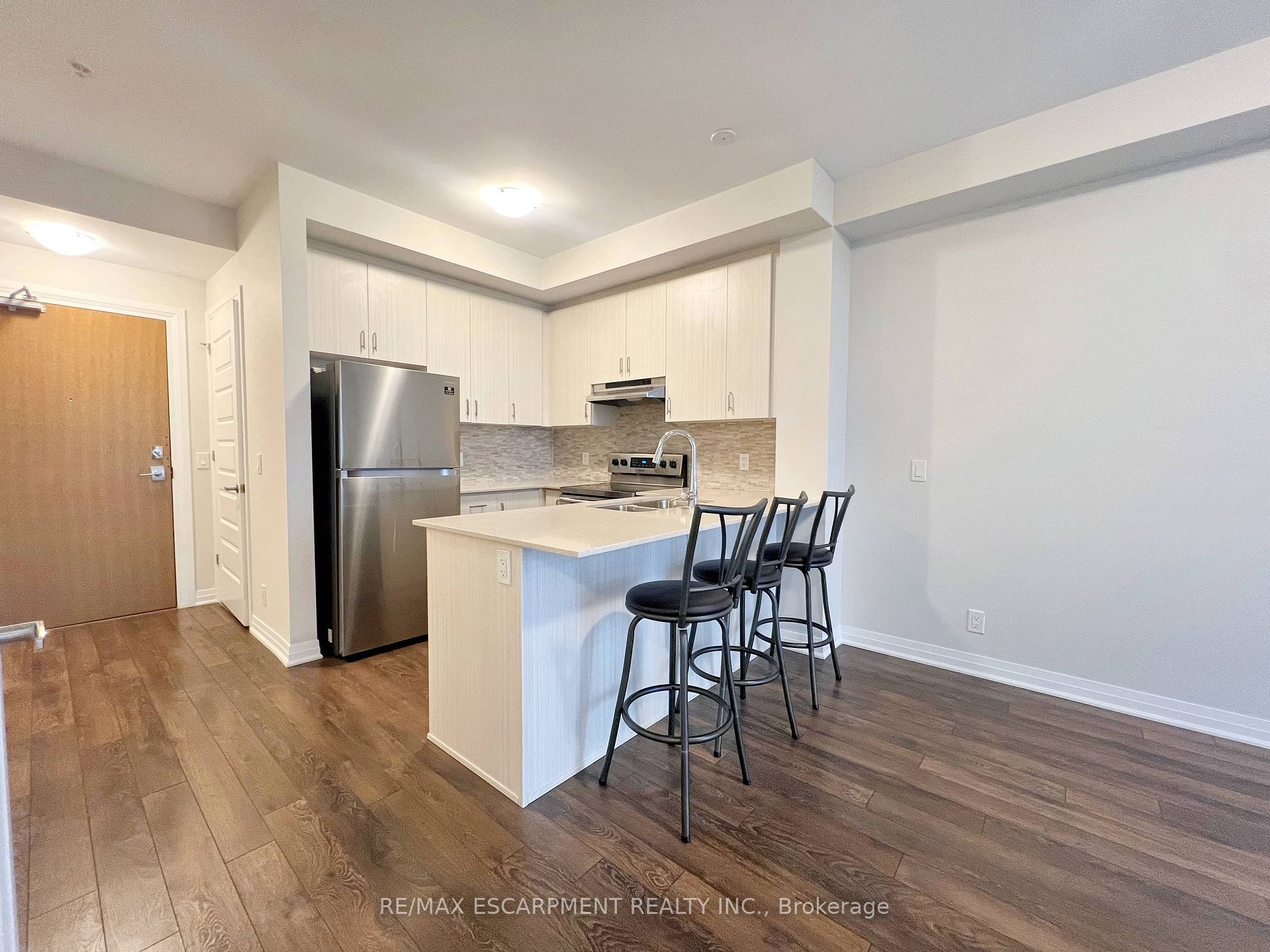 1105 Leger Way E, #527