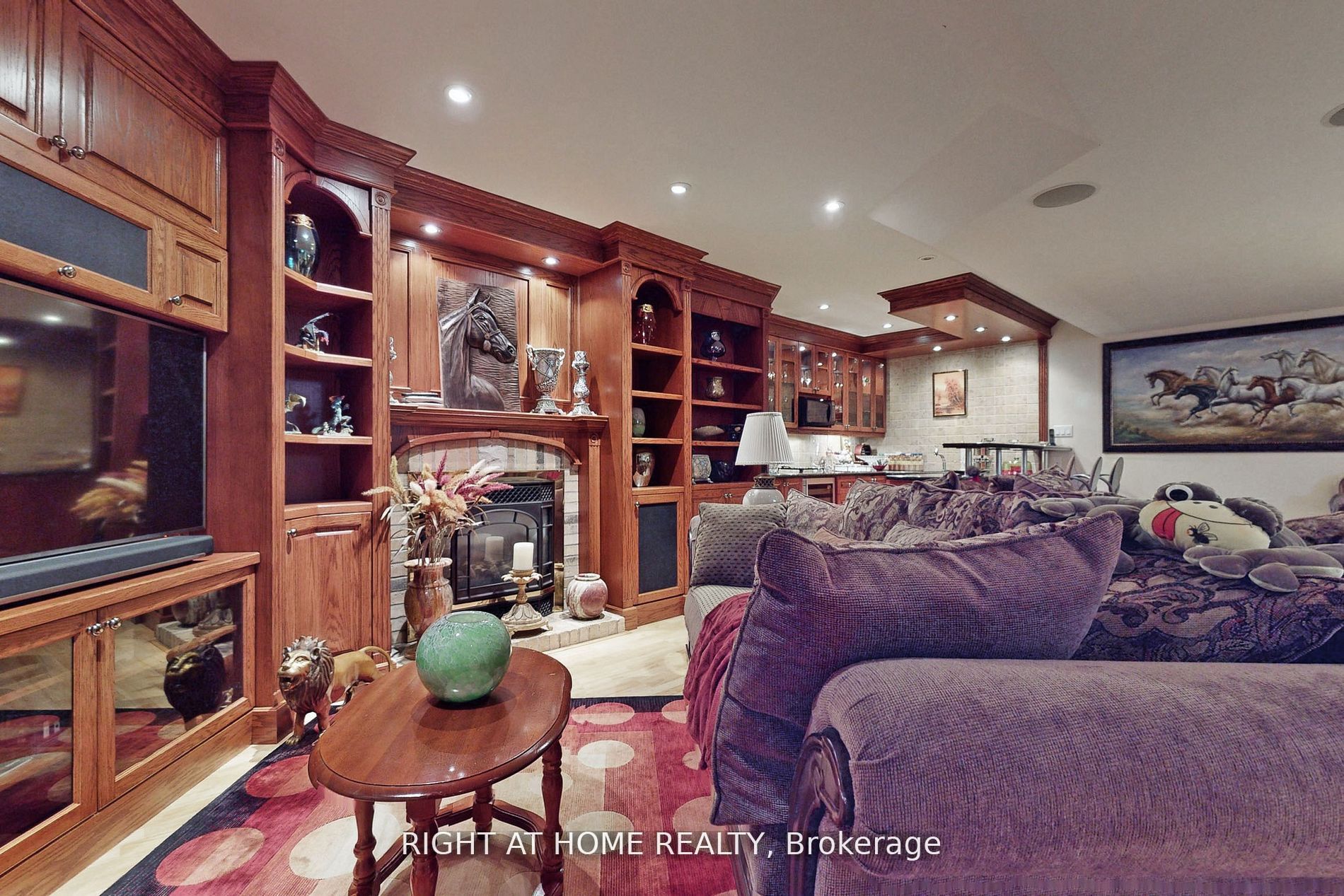375 Lakeshore Road W